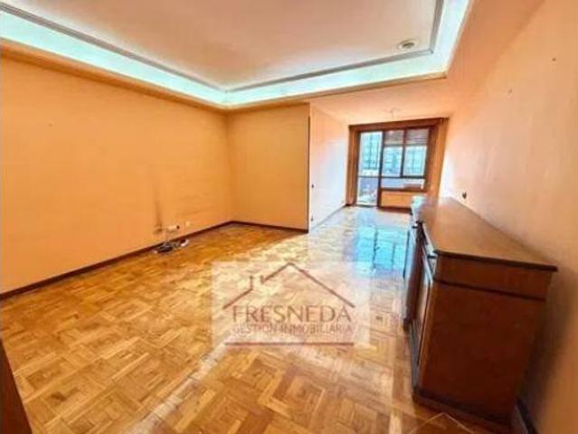 Piso en venta en El Milán, Oviedo