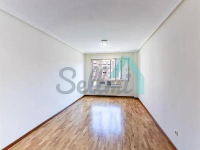 Piso en venta en La Estrecha, Oviedo
