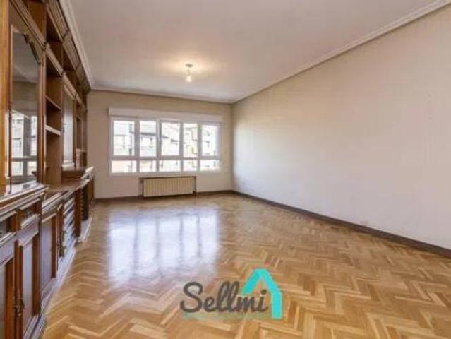 Piso en venta en Llamaquique, Oviedo