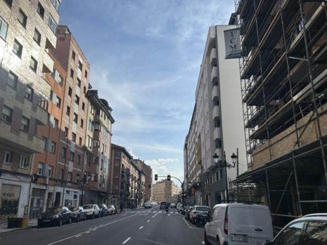 Piso en venta en Montenuño, Oviedo