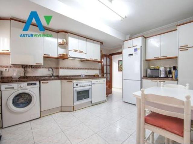 Piso en venta en El Milán, Oviedo
