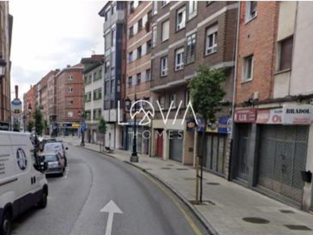Piso en venta en El Milán, Oviedo