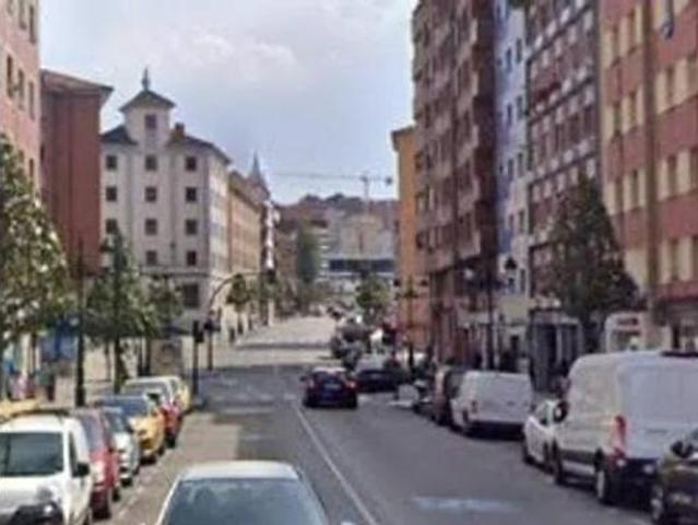Piso en venta en Montenuño, Oviedo
