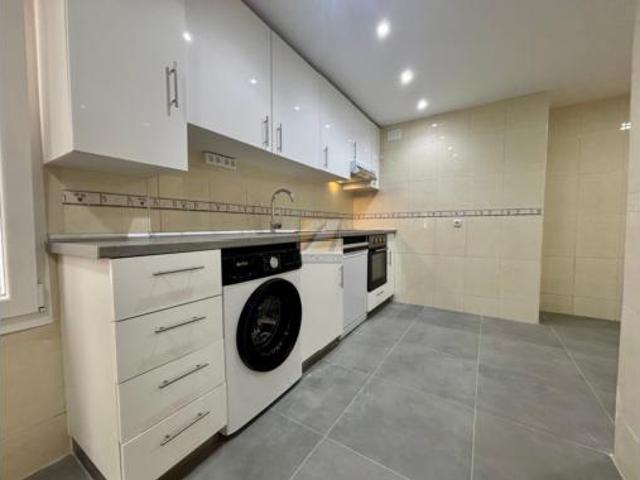 Piso en venta en El Milán, Oviedo