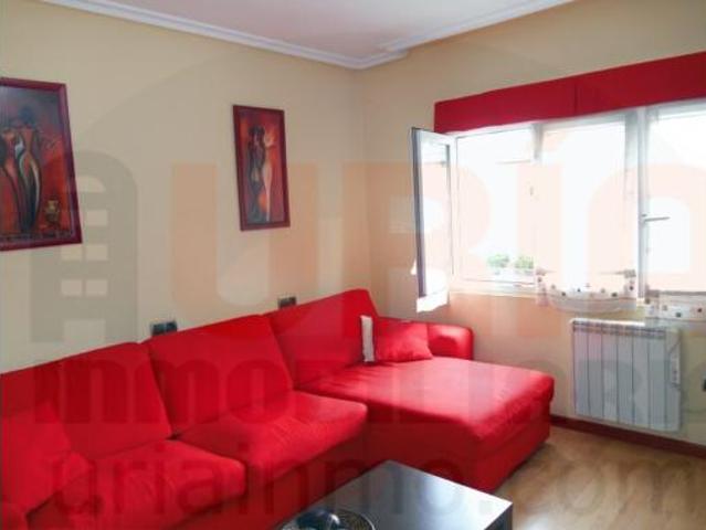 Piso en venta en El Milán, Oviedo