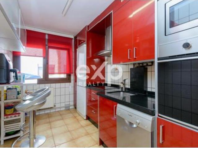Piso en venta en El Milán, Oviedo