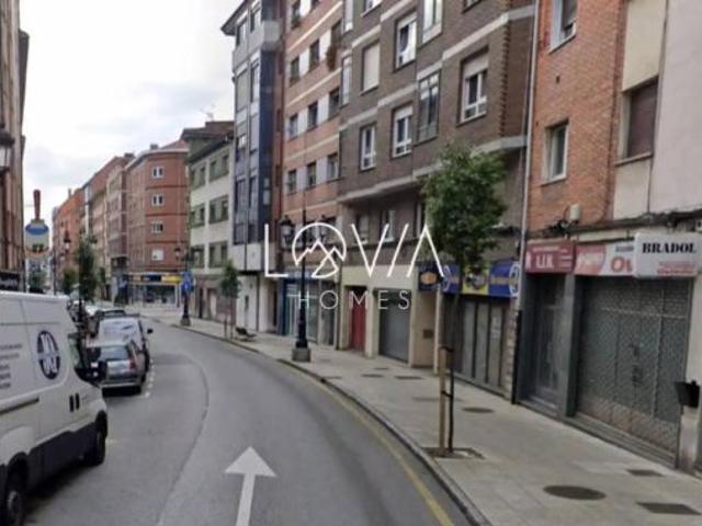Piso en venta en El Milán, Oviedo