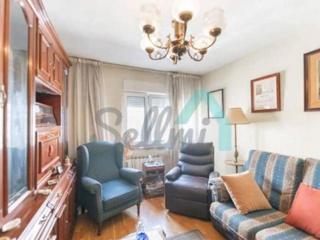 Piso en venta en El Milán, Oviedo