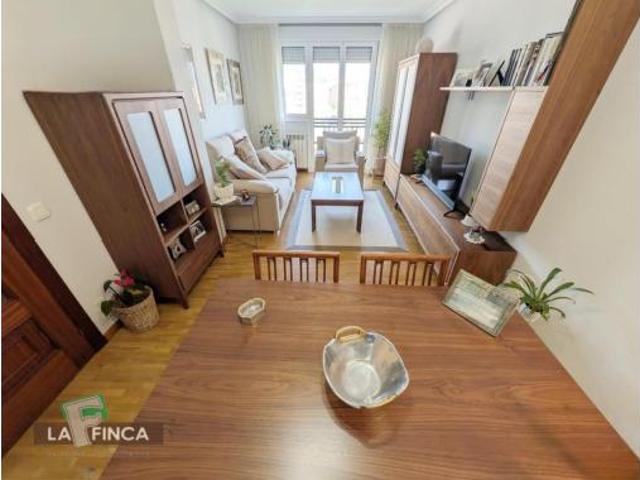 Piso en venta en El Milán, Oviedo