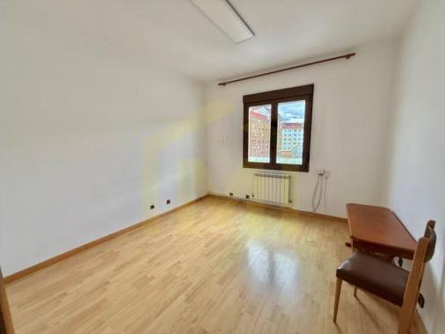 Piso en venta en La Tenderina, Oviedo