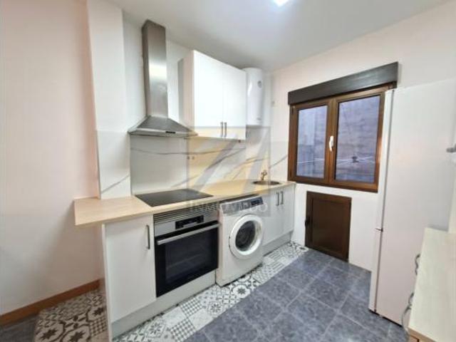 Piso en venta en La Tenderina, Oviedo