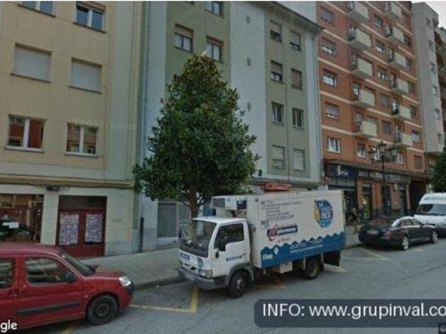 Piso en venta en Segaria, Oviedo