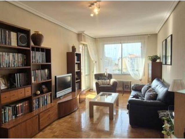 Piso en venta en Azpilagaña, Pamplona / Iruña