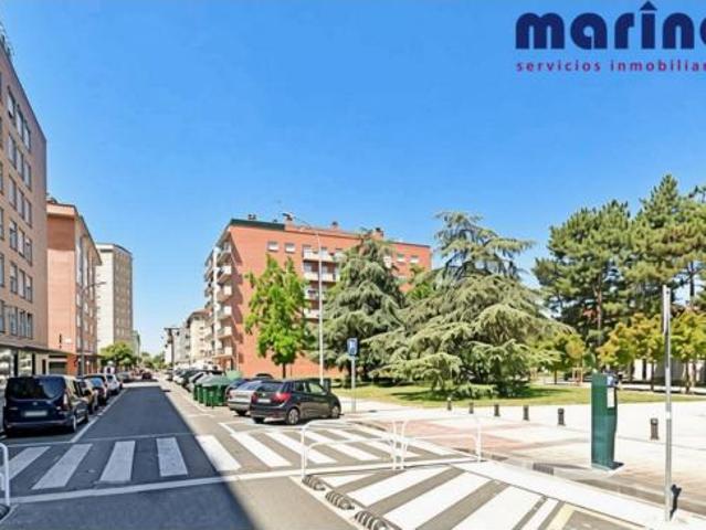 Piso en venta en Sanduzelai, Pamplona / Iruña
