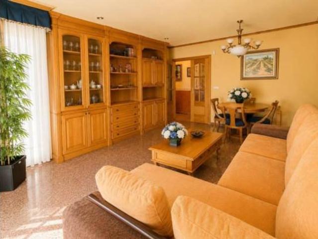 Piso en venta en les Vinyes, el Vinalopó Mitjà / El Vinalopó Medio