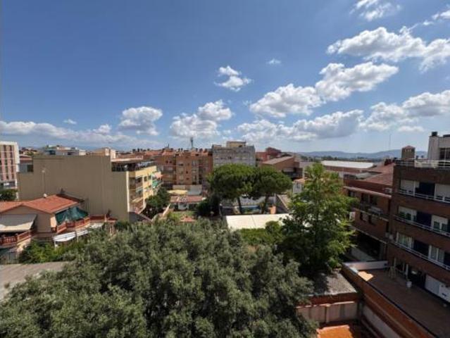 Piso en venta en Sabadell, Sant Oleguer