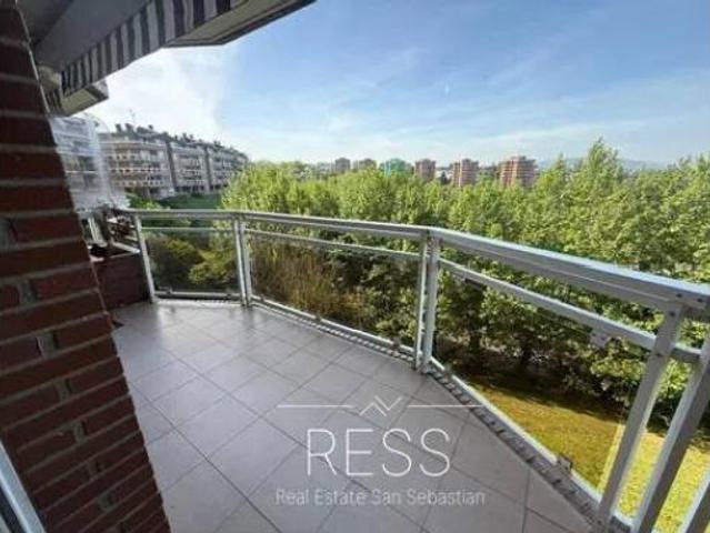 Piso en venta en Mendebaldea, Donostia-san Sebastián
