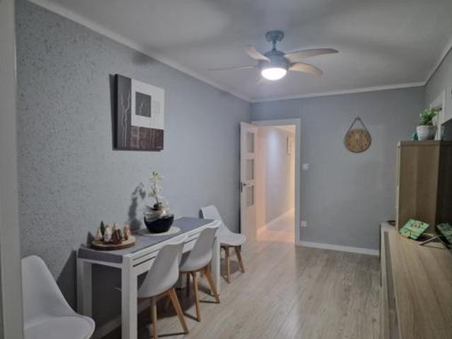 Piso en venta en Santa Coloma De Gramenet, Fondo
