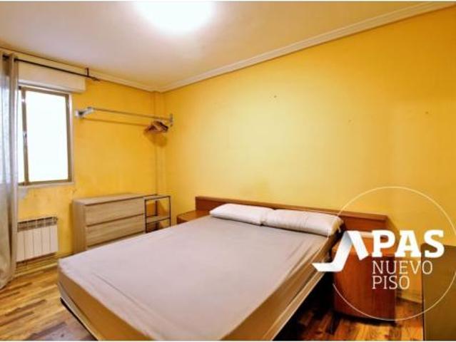 Piso en venta en Perines, Santander