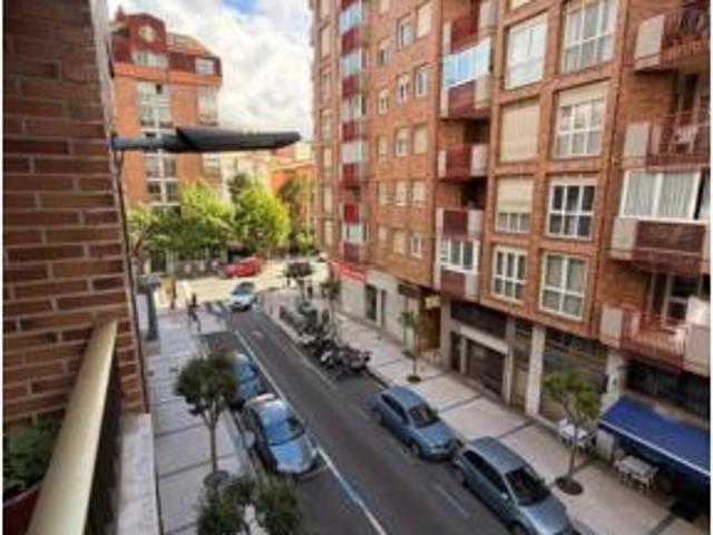 Piso en venta en Perines, Santander