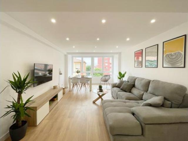 Piso en venta en Perines, Santander