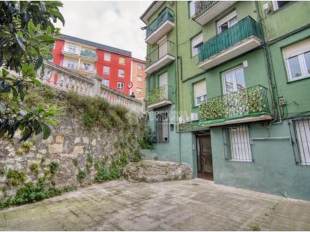 Piso en venta en Perines, Santander