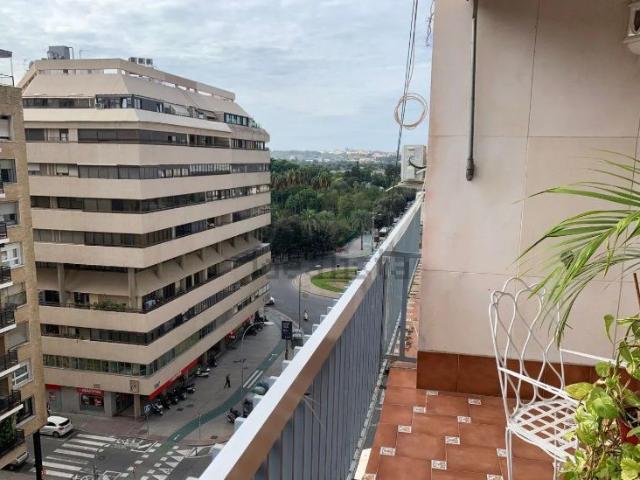 Piso en venta en Los Remedios, Sevilla