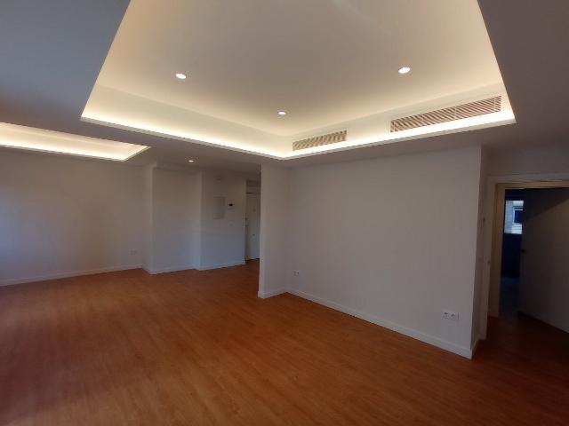 Piso en venta en Los Remedios, Sevilla