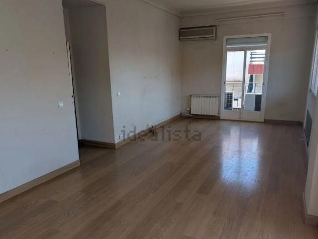 Piso en venta en Los Remedios, Sevilla