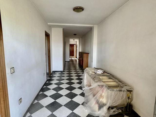 Piso en venta en Brenes, Andalucía