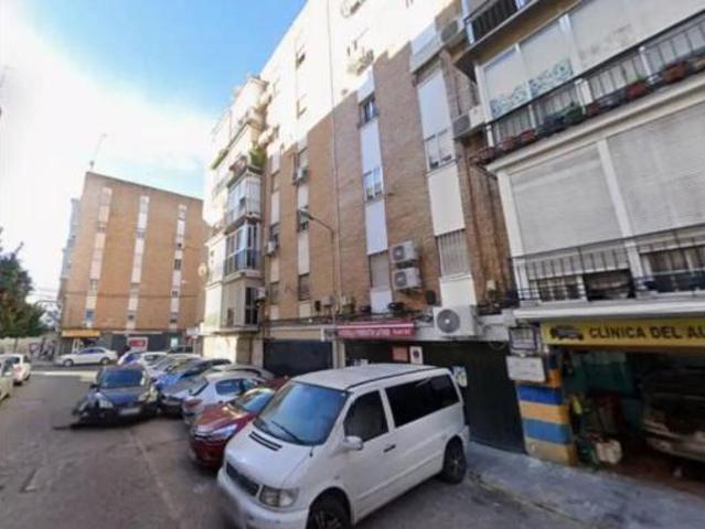 Piso en venta en El Cerezo, Sevilla