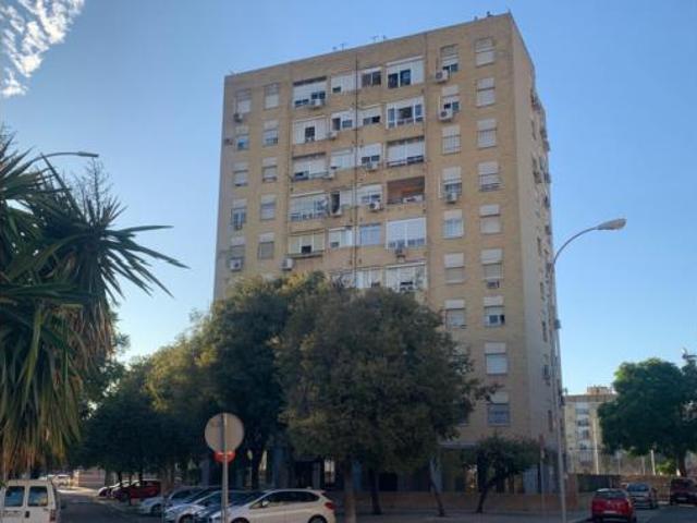 Piso en venta en Sevilla, La Oliva