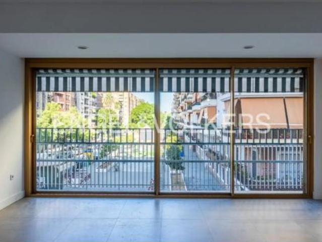 Piso en venta en Los Remedios, Sevilla