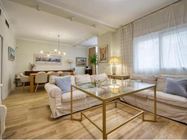 Piso en venta en Los Remedios, Sevilla