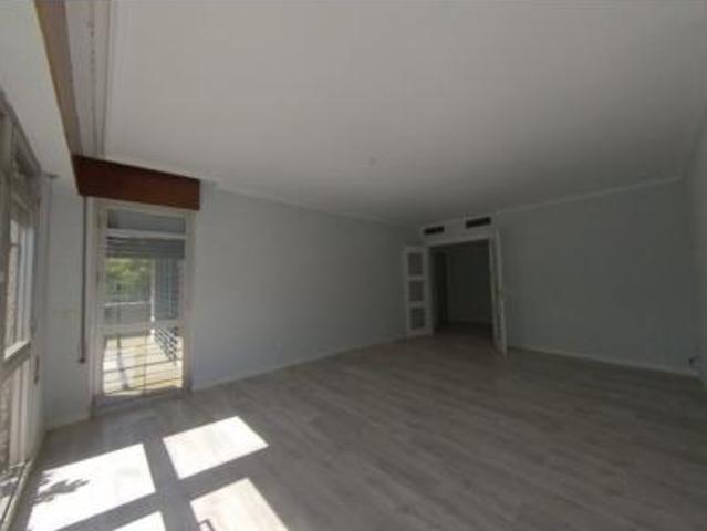 Piso en venta en Los Remedios, Sevilla