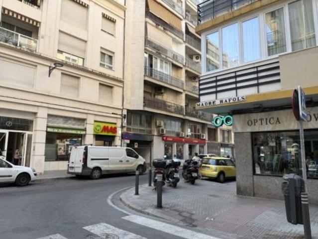 Piso en venta en Los Remedios, Sevilla