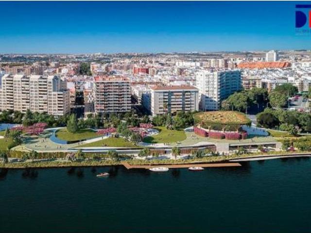 Piso en venta en Los Remedios, Sevilla