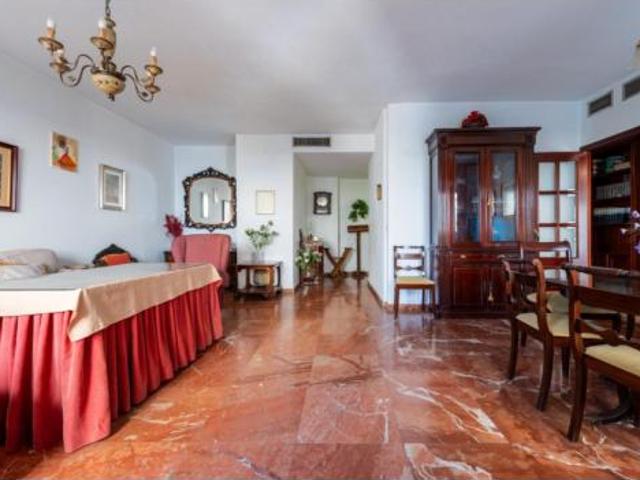Piso en venta en Los Remedios, Sevilla