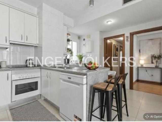 Piso en venta en Los Remedios, Sevilla