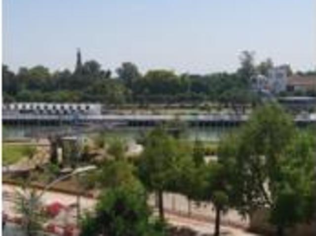Piso en venta en Los Remedios, Sevilla