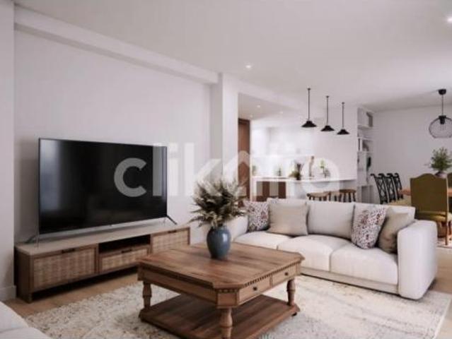 Piso en venta en Los Remedios, Sevilla