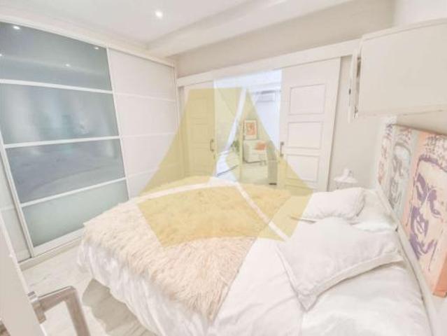 Piso en venta en Los Remedios, Sevilla