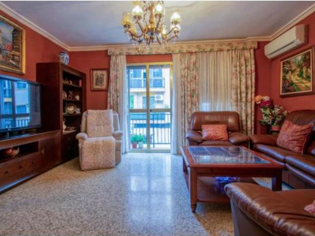 Piso en venta en Sevilla, Huerta de Santa Teresa