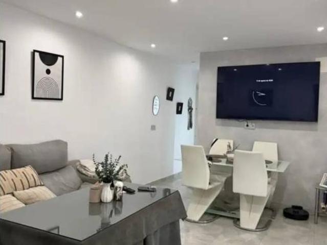 Piso en venta en Las 3000 Viviendas, Sevilla