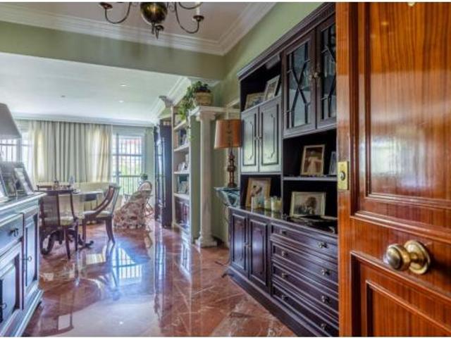 Piso en venta en comercial, Sevilla