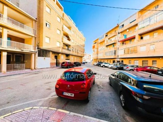 Piso en venta en La Mata, Torrevieja