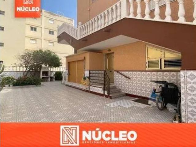 Piso en venta en Torrevieja, Valencia