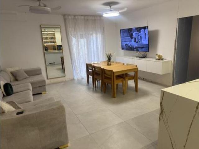 Piso en venta en Utrera, Andalucía