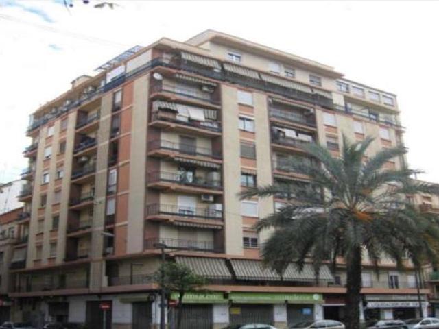 Piso en venta en Valencia, Trinitat
