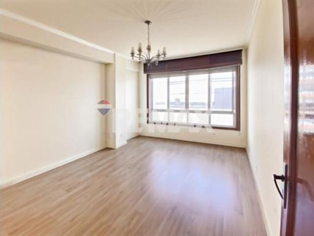 Piso en venta en Lavadores, Vigo